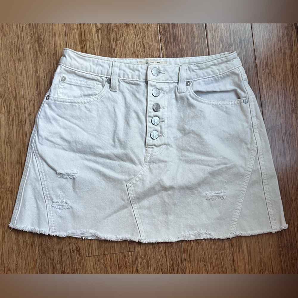 We The Free white distressed denim skirt size 28 (1123)